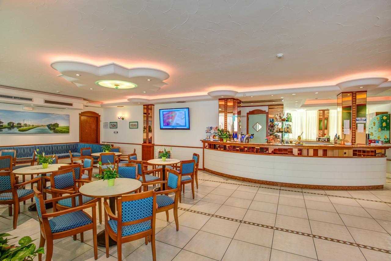 Hotel Smeraldo Cesenatico Kültér fotó